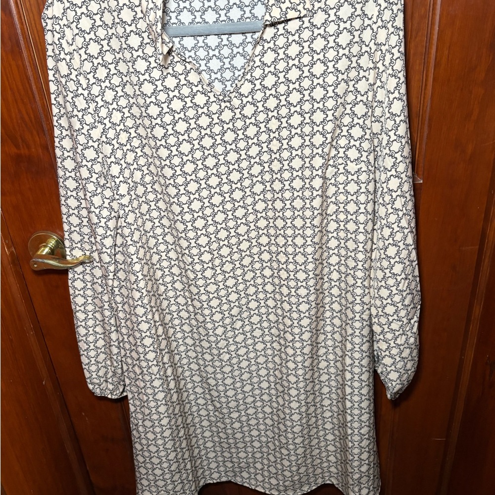 SHEIN Cream and Black Chain Print Top